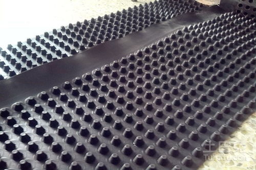 南京排水板廠家與防水工程 城市防水的堅實(shí)保障